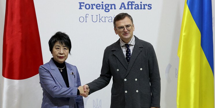نشست خبری وزیر خارجه ژاپن و همتای اوکراینی حین حمله هوایی روس‌ها