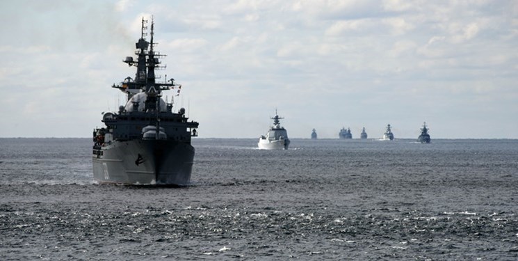 کشتی‌های جنگی روسیه و چین دفع حمله هوایی را تمرین کردند+فیلم