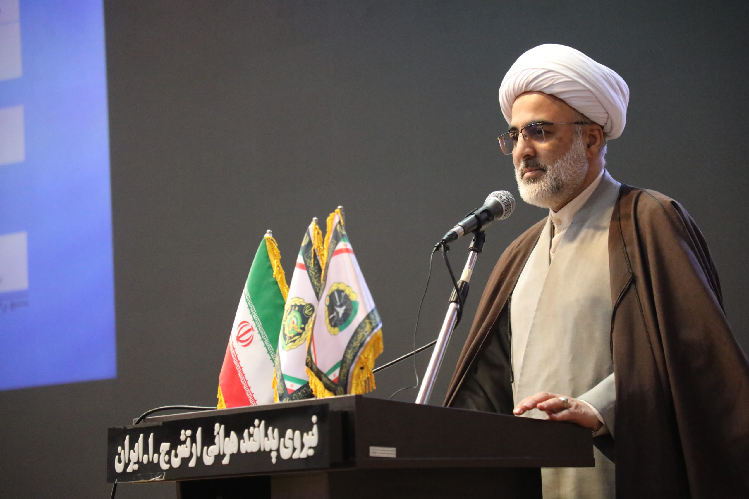 حجتالاسلام بهمن: جهاد تبیین، وظیفه اصلی بانوان در خانواده است 1 1C6A3590 scaled