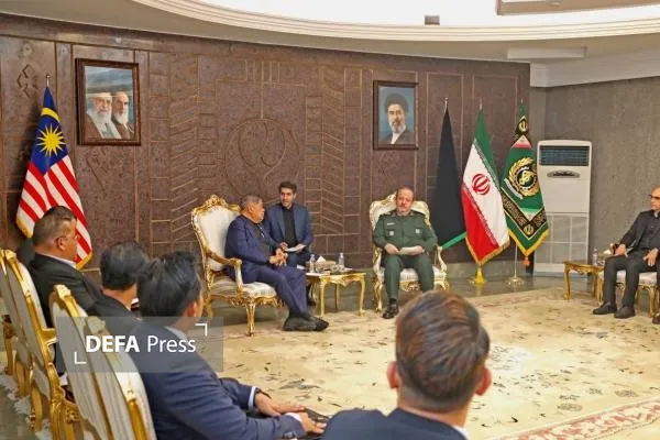 سردار ابنالرضا: ایران آماده گسترش همکاریهای دفاعی، فناورانه و امنیت غذایی با مالزی است 1 news 1783227821