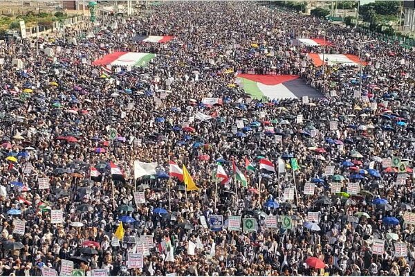 حمایت مردم یمن از ایران و قدردانی از حضور میلیونی در تشییع رهبر شهید 1 news 1783746670